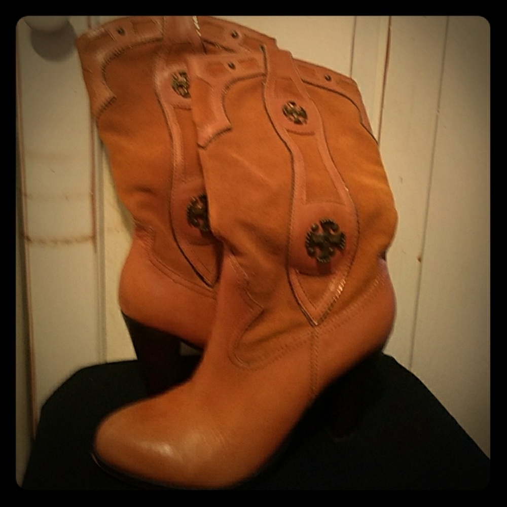 Women's cowgirl boots
